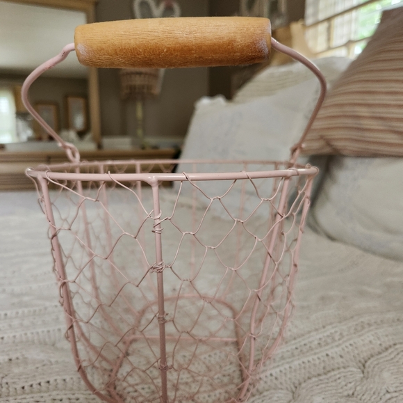 Farmhouse chicken wire basket - Picture 11 of 12